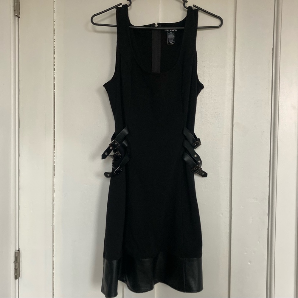 Hot Topic sleeveless skater dress